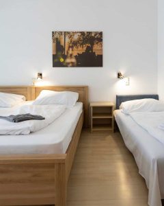 balaton-hotel-platan-zamardi-3-agyas-szoba-mobil 3