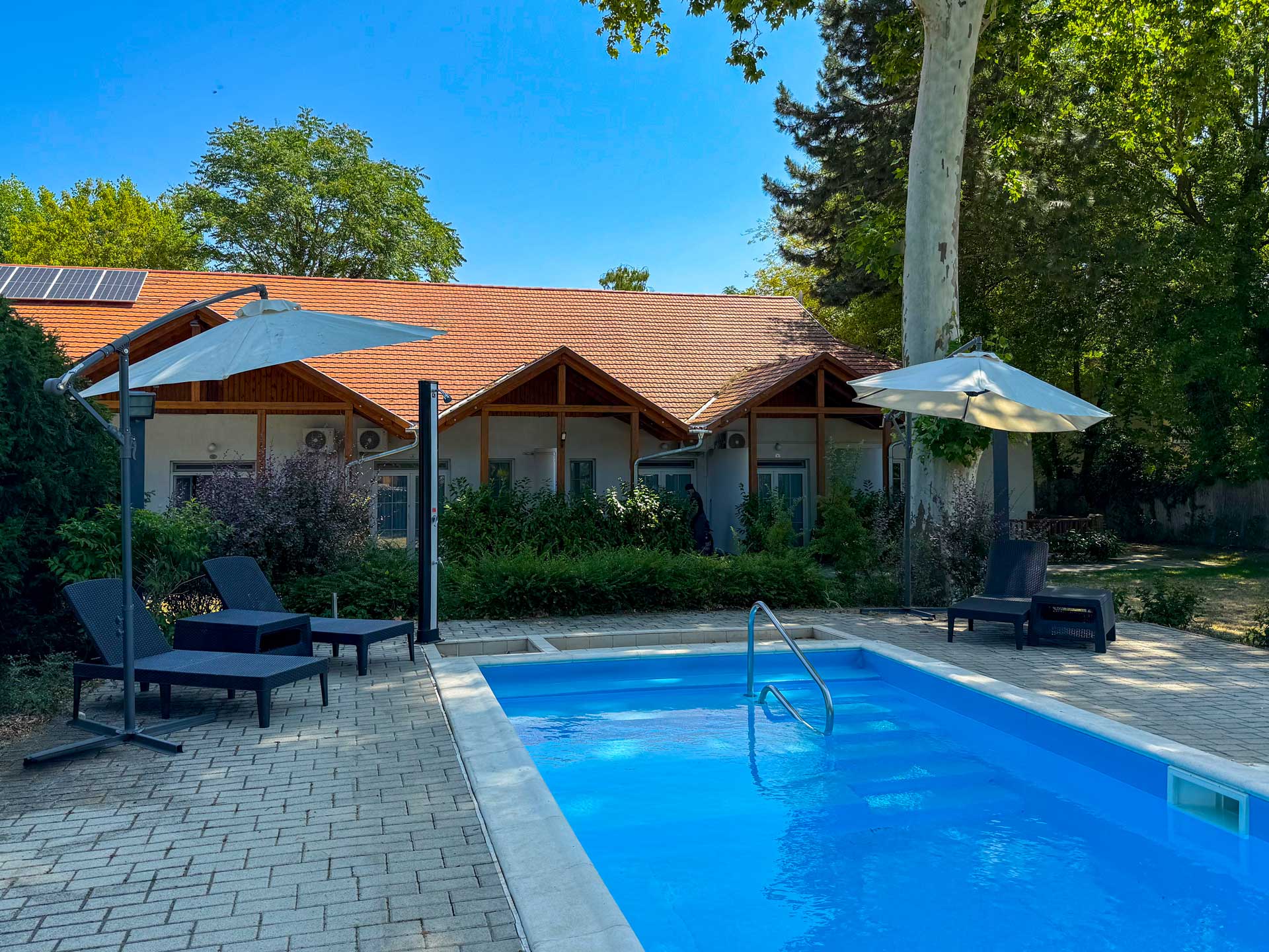 déli part Balaton Zamárdi Platán Hotel medence