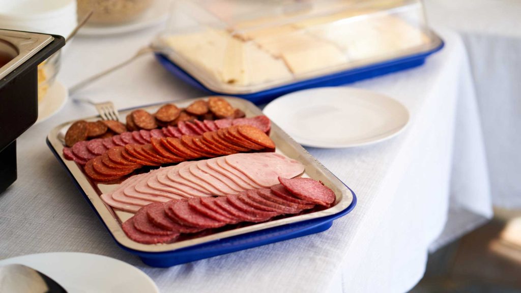 Pünkösd 2024 a Balatonnál 1 Pünkösd - Platán Hotel - büfé reggeli a szobaárban