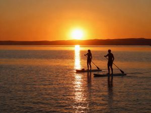 szoba Balaton Zamárdi reggeli az szobaárban Platán Garden & Rooms